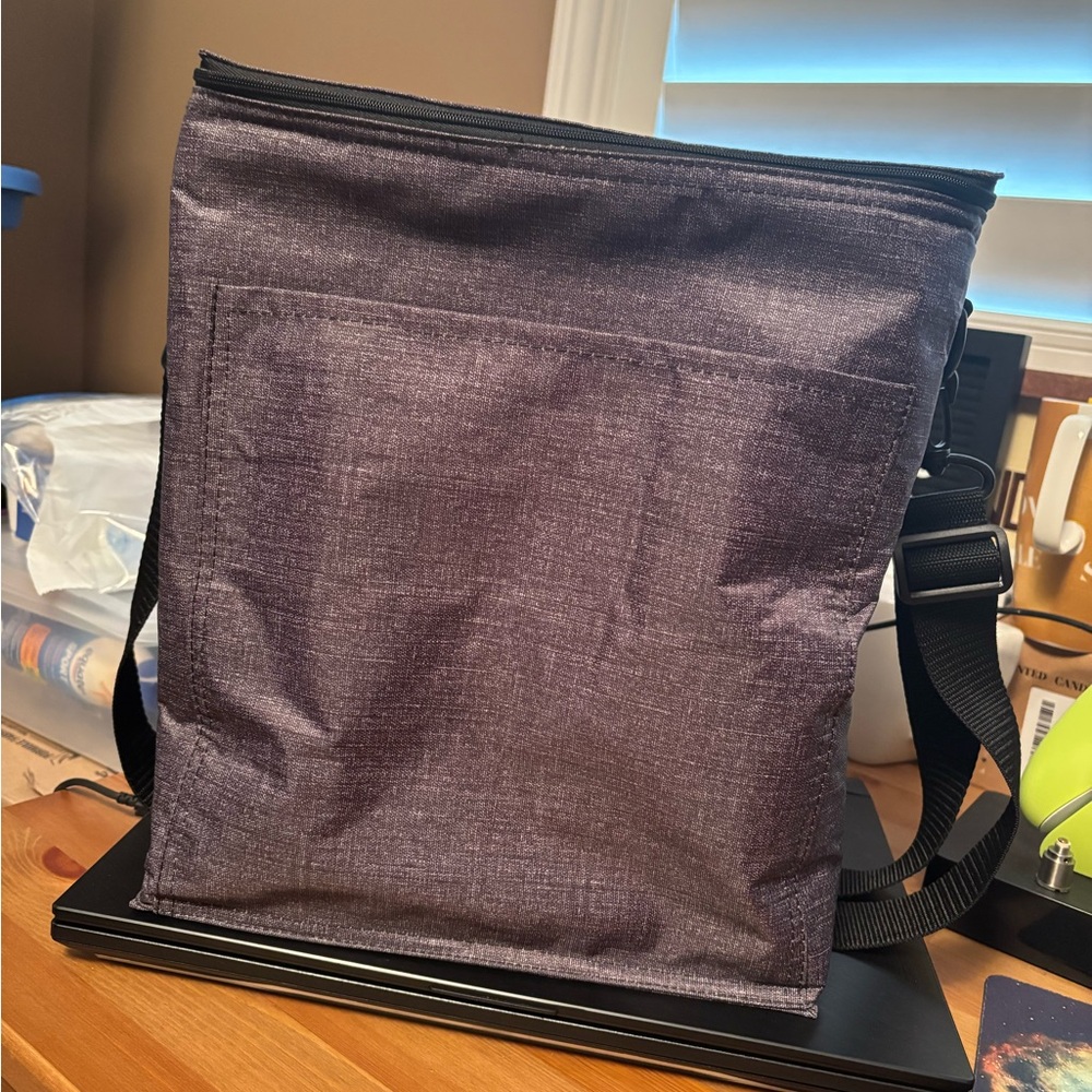 31 lunch bag in grey!
